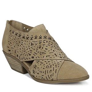 Suede super cute booties!